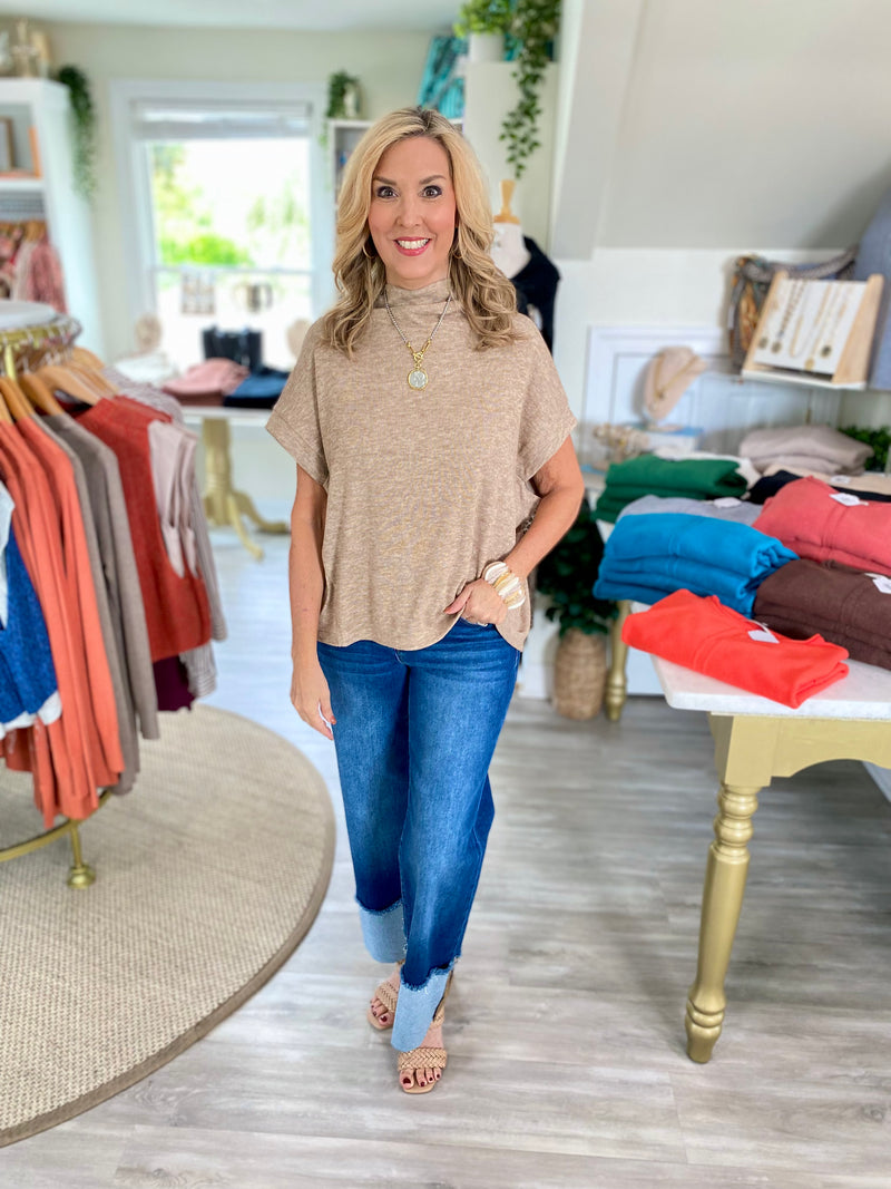 Short Sleeve Mock Neck Knit Top