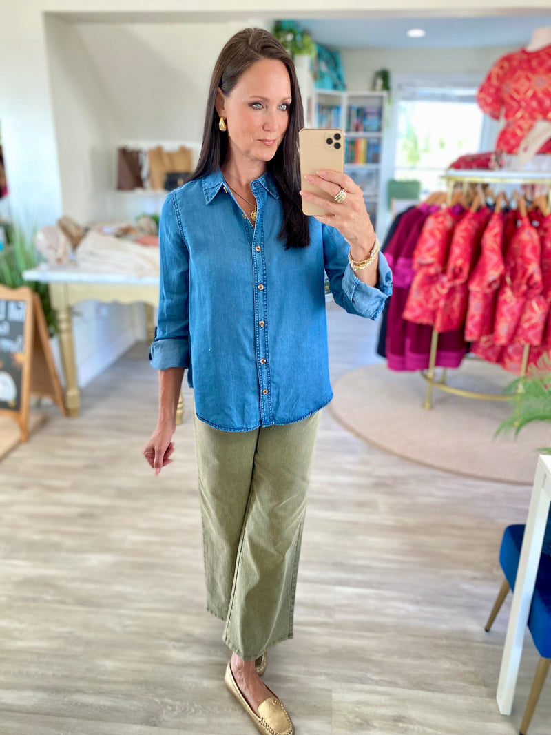 Chambray Collared 3/4 Tab Sleeve Button Down Shirt