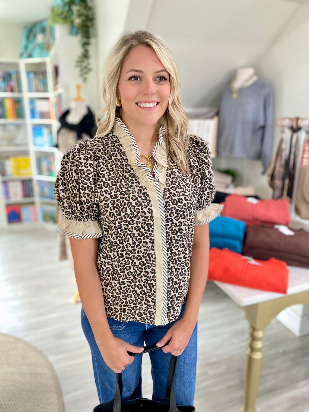 Ruffled Trim Leopard Puff Sleeve Top